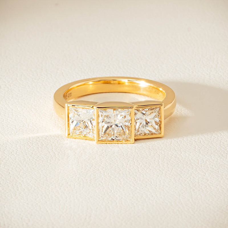 18ct Yellow Gold 2.42ct Reclaimed Princess-Cut Diamond Ring