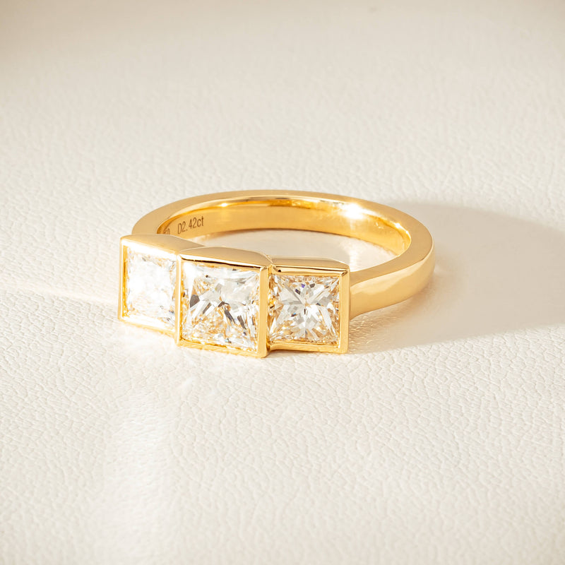 18ct Yellow Gold 2.42ct Reclaimed Princess-Cut Diamond Ring