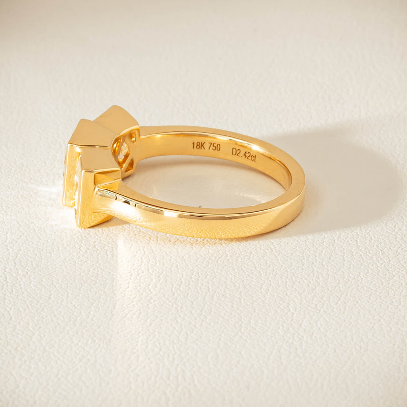 18ct Yellow Gold 2.42ct Reclaimed Princess-Cut Diamond Ring