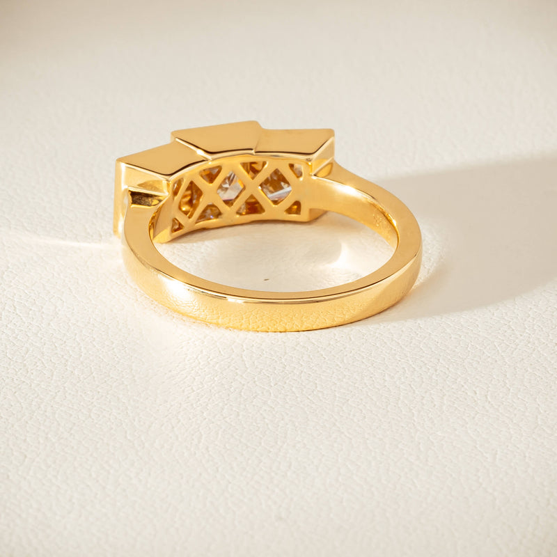 18ct Yellow Gold 2.42ct Reclaimed Princess-Cut Diamond Ring