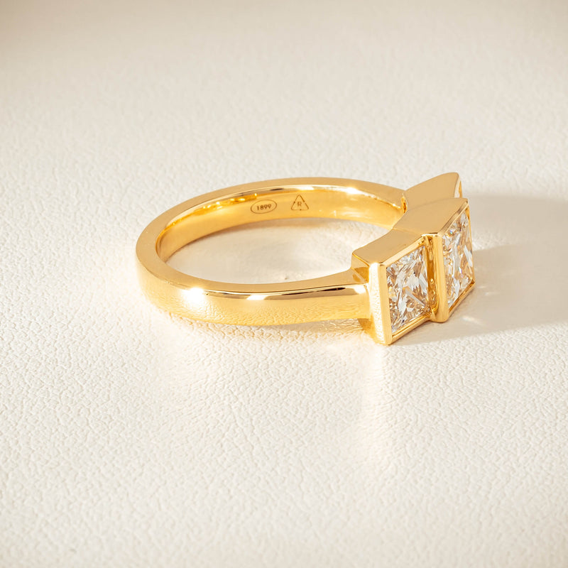 18ct Yellow Gold 2.42ct Reclaimed Princess-Cut Diamond Ring