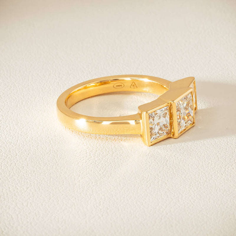 18ct Yellow Gold 2.42ct Reclaimed Princess-Cut Diamond Ring