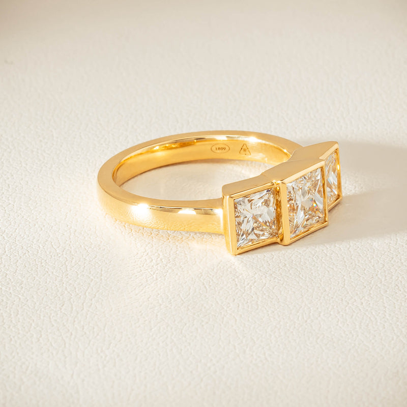 18ct Yellow Gold 2.42ct Reclaimed Princess-Cut Diamond Ring