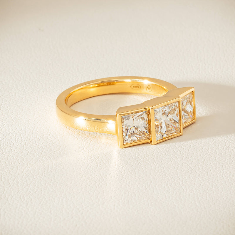 18ct Yellow Gold 2.42ct Reclaimed Princess-Cut Diamond Ring