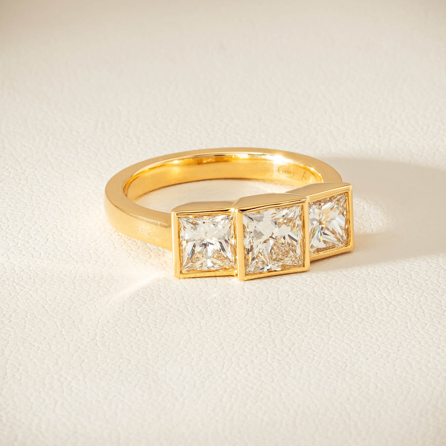 18ct Yellow Gold 2.42ct Reclaimed Princess-Cut Diamond Ring