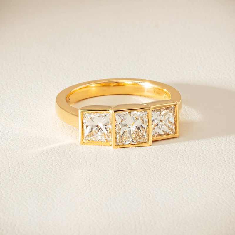 18ct Yellow Gold 2.42ct Reclaimed Princess-Cut Diamond Ring