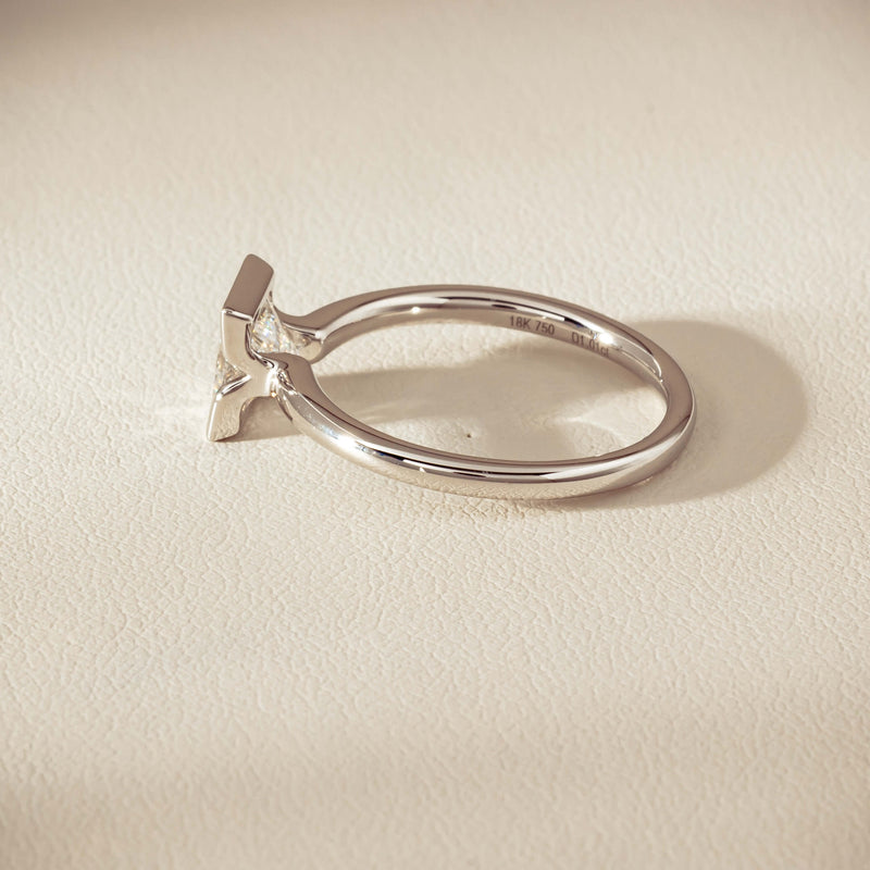 18ct White Gold 1.01ct Reclaimed Princess-Cut Diamond Elle Ring - Ring - Walker & Hall