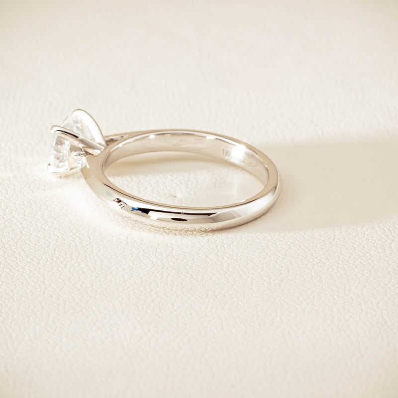 18ct White Gold 1.00ct D VS2 Diamond Venetian Ring - Ring - Walker & Hall
