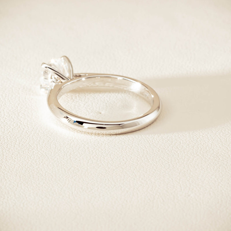 18ct White Gold 1.00ct H SI2 Diamond Venetian Ring - Ring - Walker & Hall