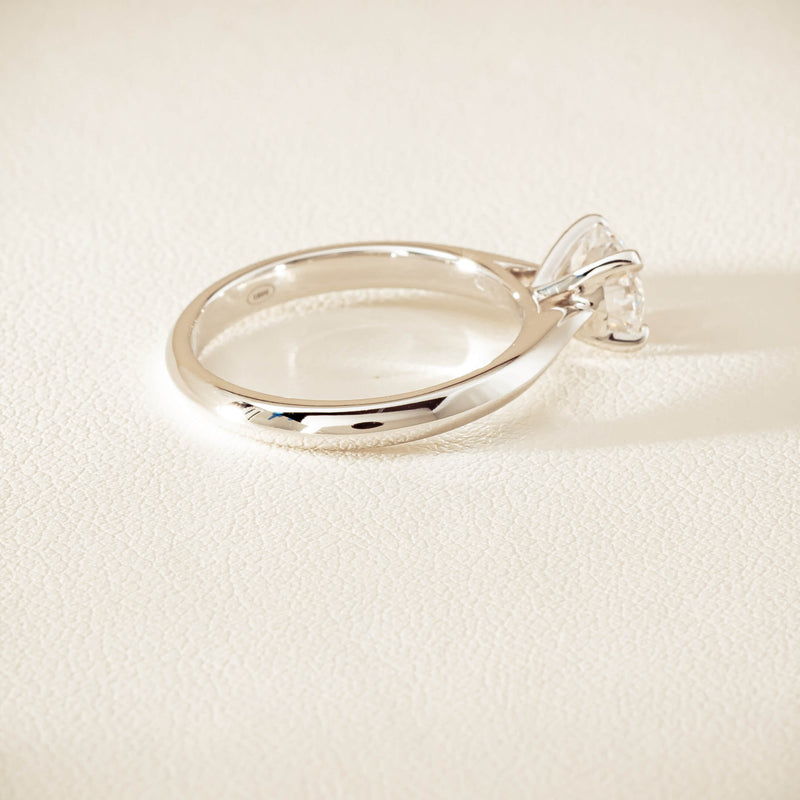 18ct White Gold 1.00ct D VS2 Diamond Venetian Ring - Ring - Walker & Hall