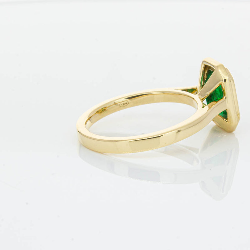 18ct Yellow Gold Emerald Ring-Ring-Walker & Hall