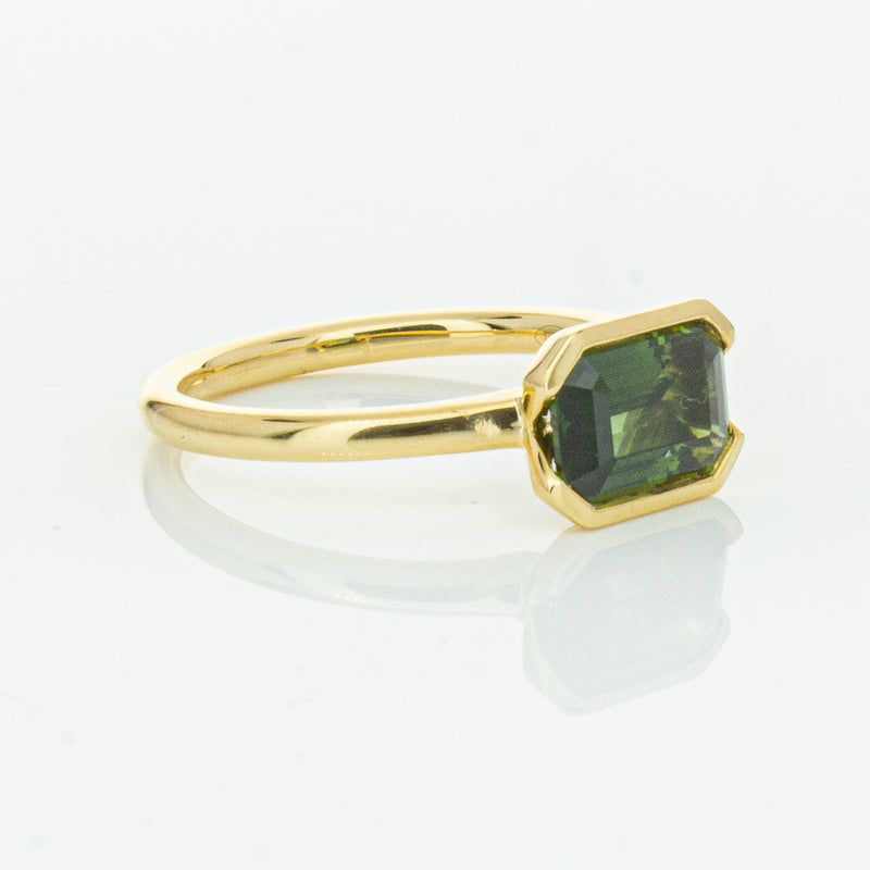 18ct Yellow Gold Green Sapphire Elle Ring-Ring-Walker & Hall