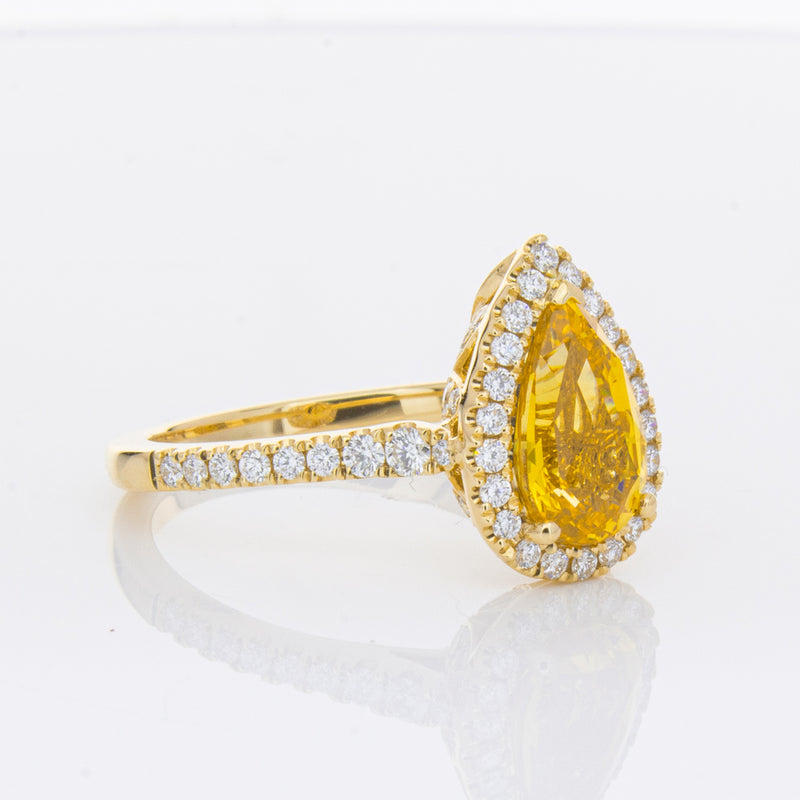 18ct Yellow Gold 4.71ct Golden Sapphire & Diamond Sierra Ring-Ring-Walker & Hall