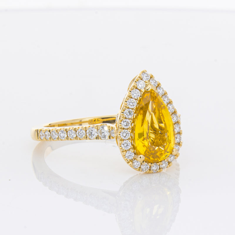 18ct Yellow Gold 4.71ct Golden Sapphire & Diamond Sierra Ring-Ring-Walker & Hall