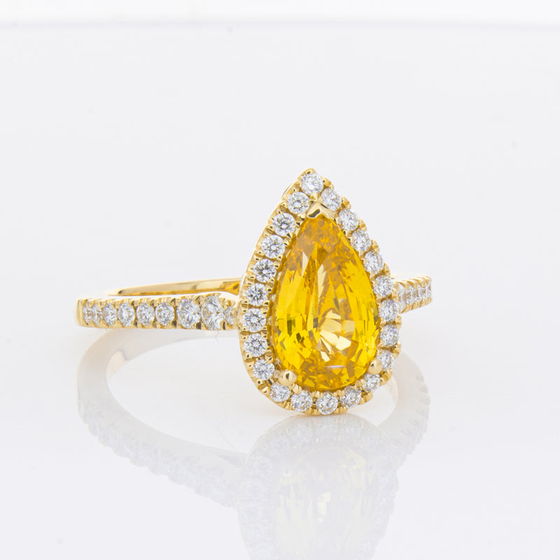 18ct Yellow Gold 4.71ct Golden Sapphire & Diamond Sierra Ring-Ring-Walker & Hall