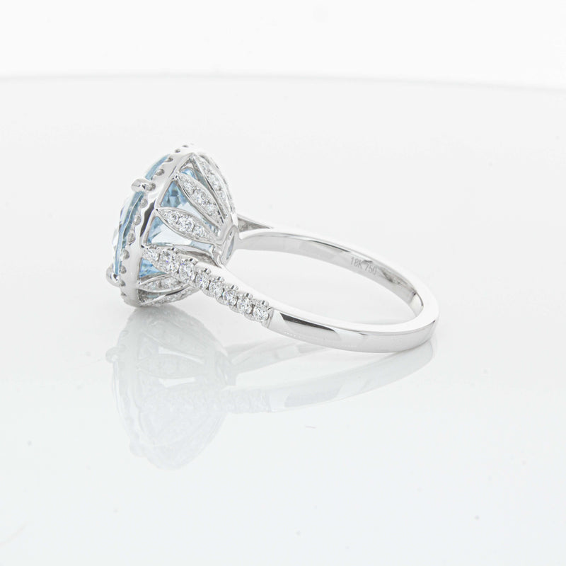 18ct White Gold 6.38ct Aquamarine & Diamond Sierra Ring-Ring-Walker & Hall