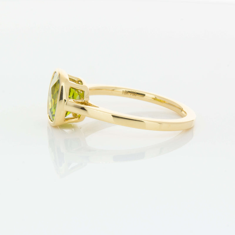 18ct Yellow Gold Peridot Ring-Ring-Walker & Hall