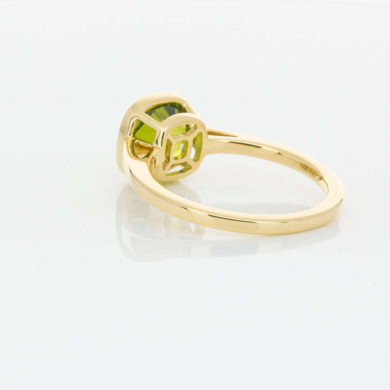 18ct Yellow Gold Peridot Ring-Ring-Walker & Hall