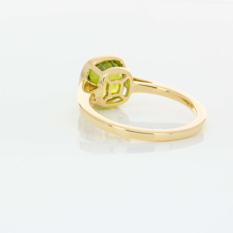 18ct Yellow Gold Peridot Ring-Ring-Walker & Hall