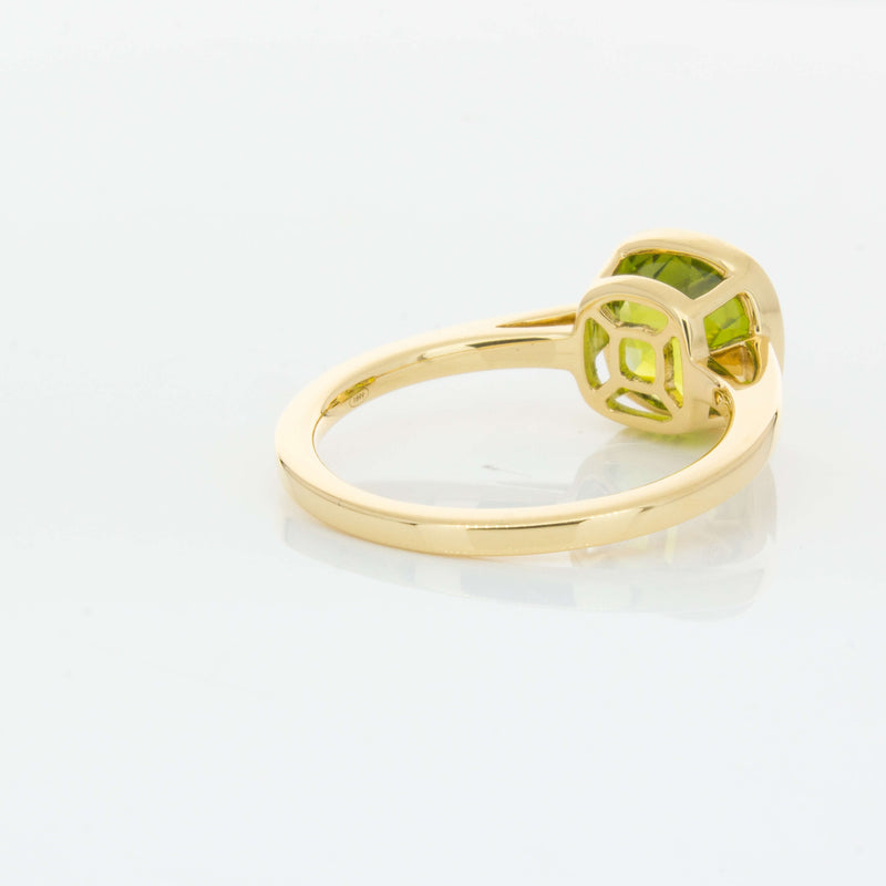 18ct Yellow Gold Peridot Ring-Ring-Walker & Hall