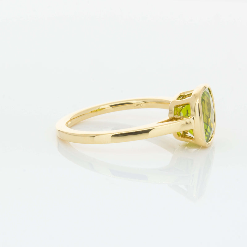 18ct Yellow Gold Peridot Ring-Ring-Walker & Hall