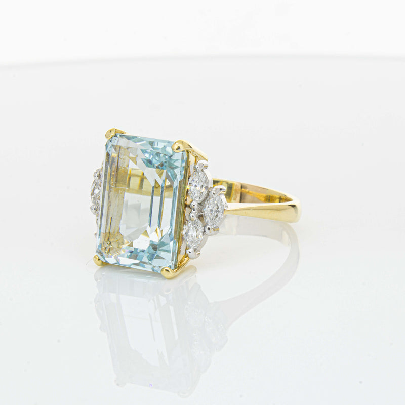 Deja Vu 18ct Yellow Gold 19.00ct Aquamarine & Diamond Ring-Ring-Walker & Hall