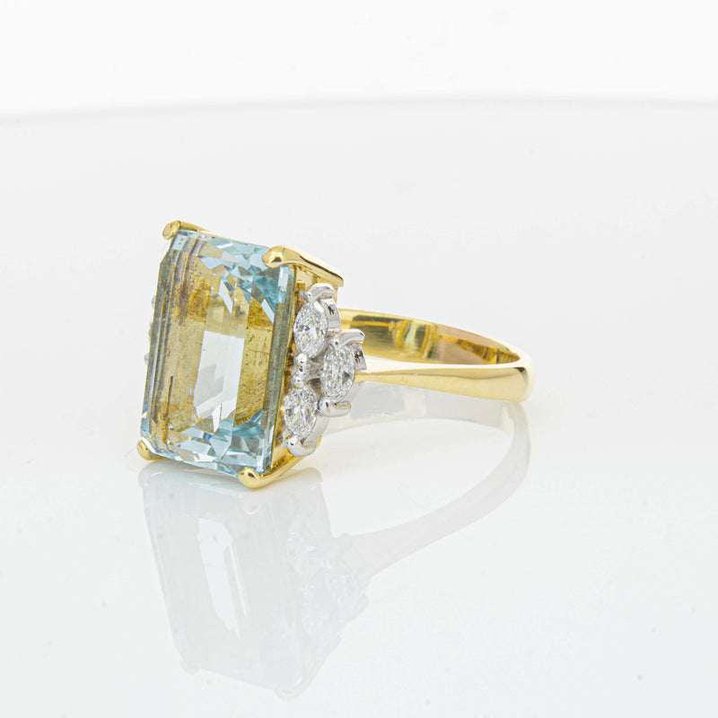 Deja Vu 18ct Yellow Gold 19.00ct Aquamarine & Diamond Ring-Ring-Walker & Hall