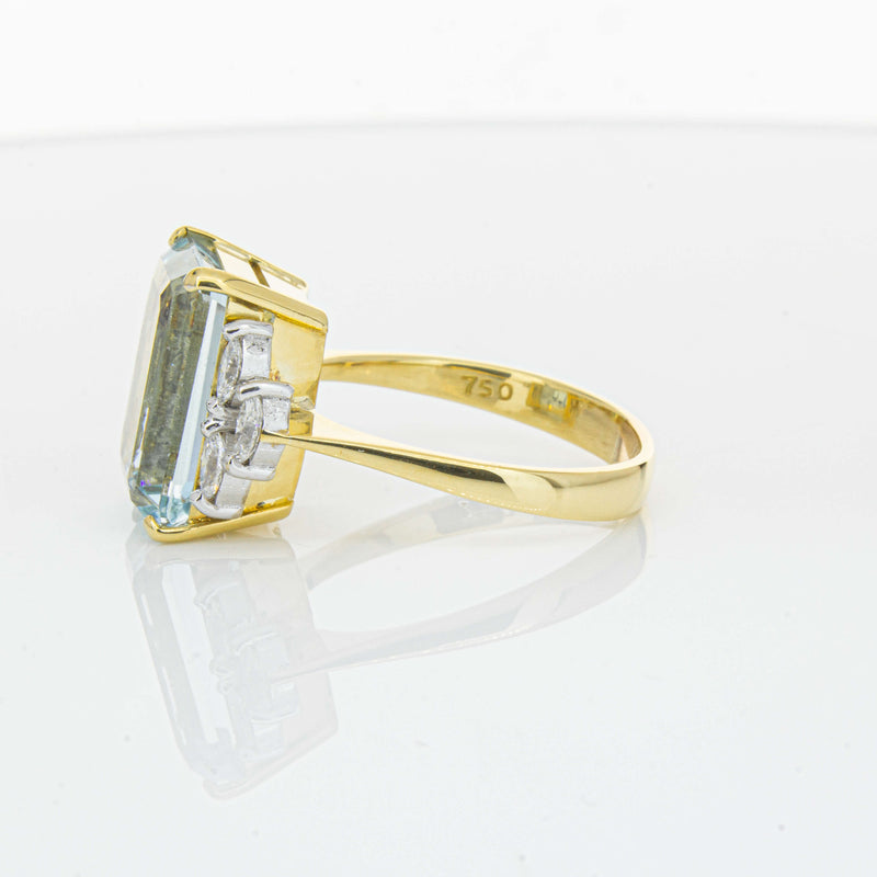 Deja Vu 18ct Yellow Gold 19.00ct Aquamarine & Diamond Ring-Ring-Walker & Hall