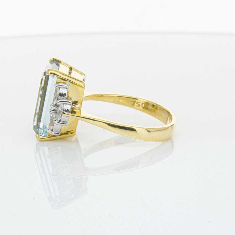 Deja Vu 18ct Yellow Gold 19.00ct Aquamarine & Diamond Ring-Ring-Walker & Hall