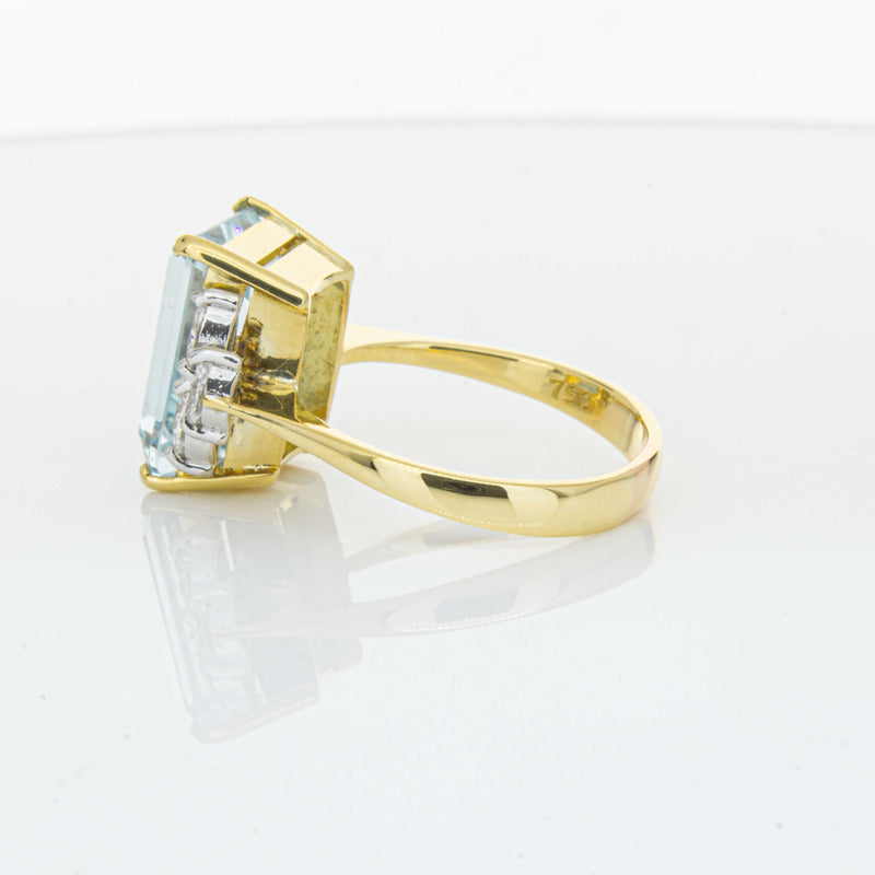 Deja Vu 18ct Yellow Gold 19.00ct Aquamarine & Diamond Ring-Ring-Walker & Hall