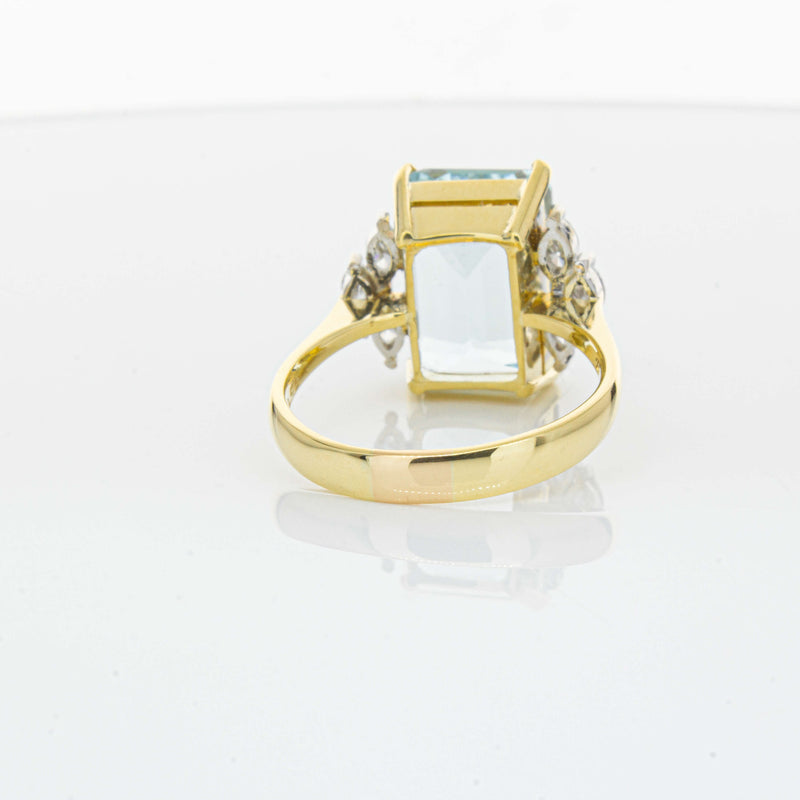 Deja Vu 18ct Yellow Gold 19.00ct Aquamarine & Diamond Ring-Ring-Walker & Hall