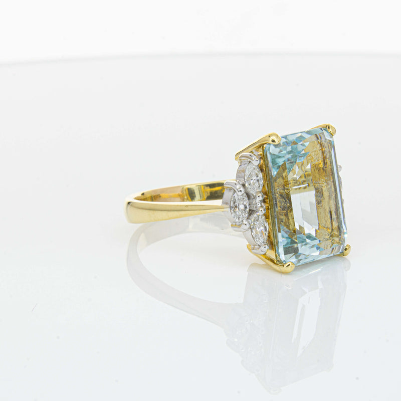 Deja Vu 18ct Yellow Gold 19.00ct Aquamarine & Diamond Ring-Ring-Walker & Hall