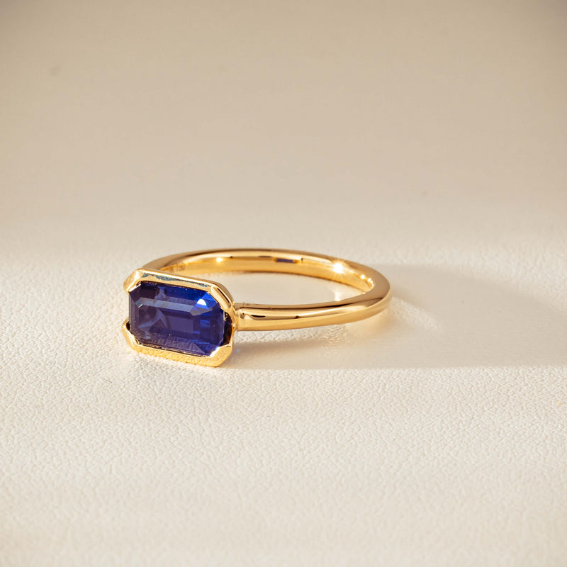 18ct Yellow Gold 2.11ct Sapphire Elle Ring-Ring-Walker & Hall