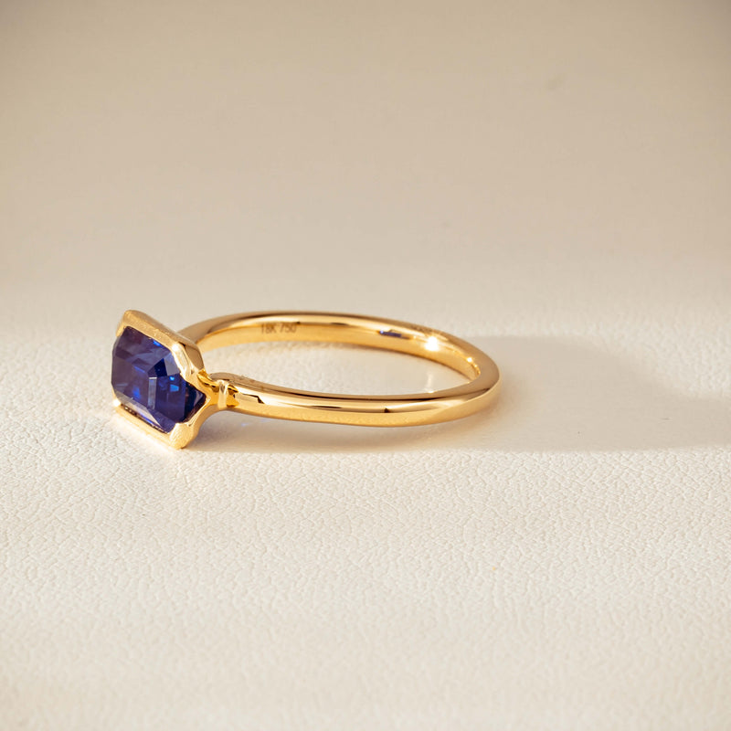 18ct Yellow Gold 2.11ct Sapphire Elle Ring-Ring-Walker & Hall