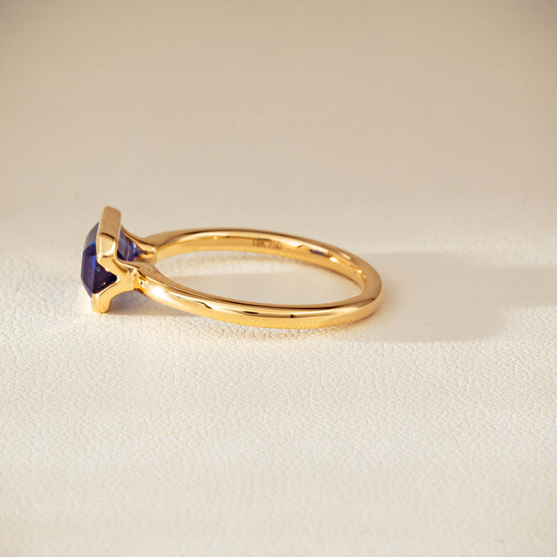 18ct Yellow Gold 2.11ct Sapphire Elle Ring-Ring-Walker & Hall