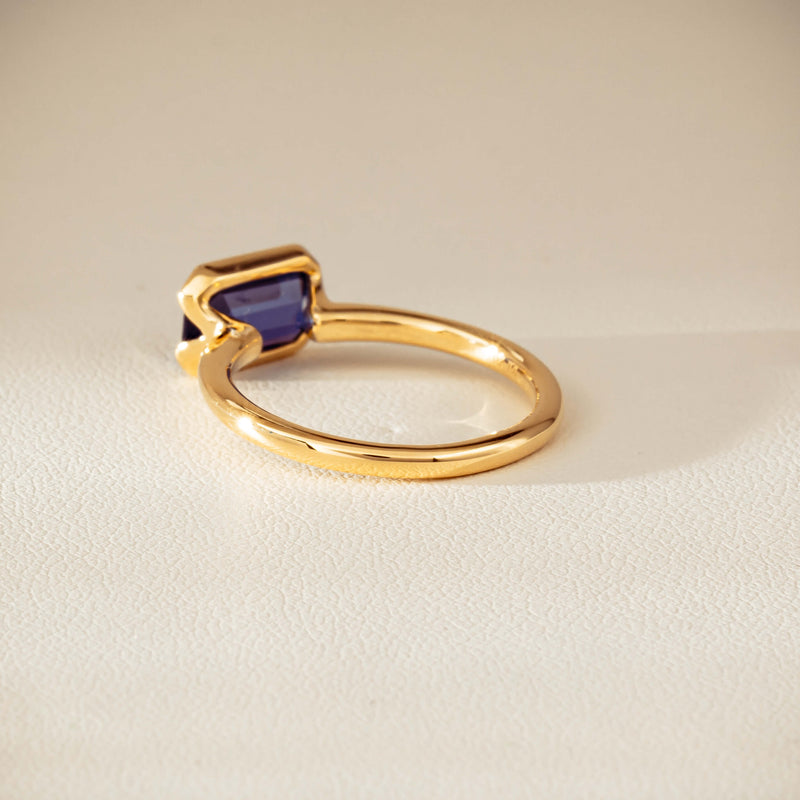 18ct Yellow Gold 2.11ct Sapphire Elle Ring-Ring-Walker & Hall