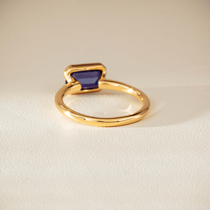 18ct Yellow Gold 2.11ct Sapphire Elle Ring-Ring-Walker & Hall
