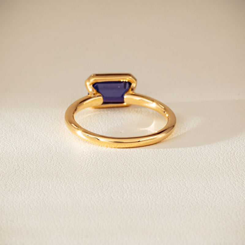 18ct Yellow Gold 2.11ct Sapphire Elle Ring-Ring-Walker & Hall
