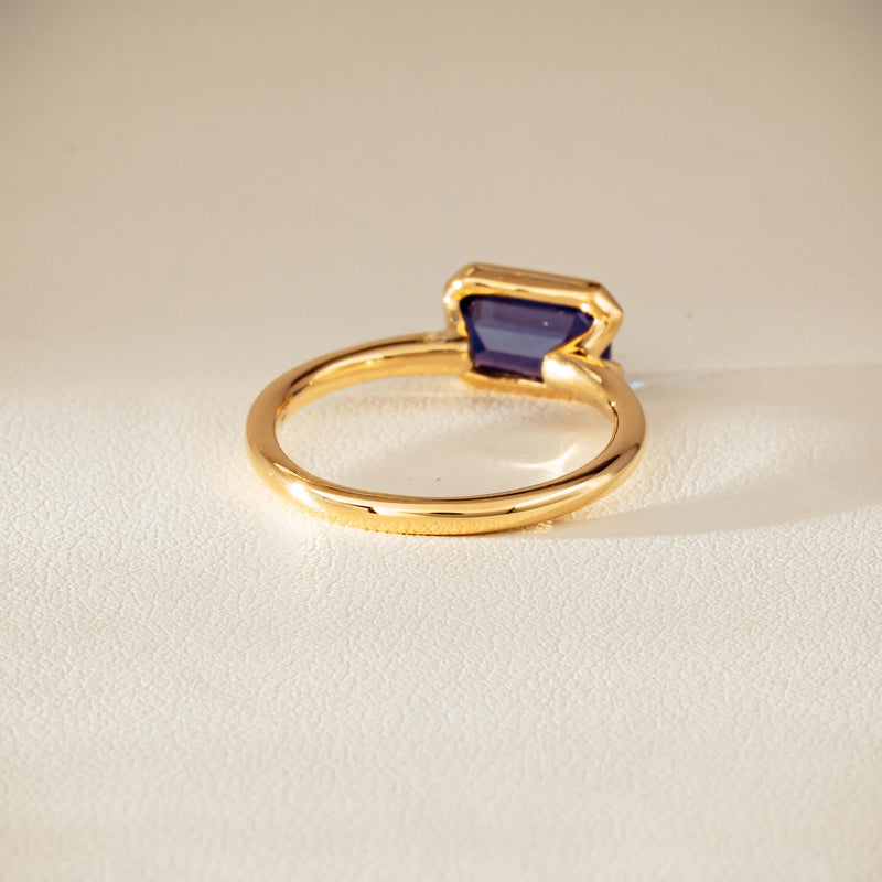 18ct Yellow Gold 2.11ct Sapphire Elle Ring-Ring-Walker & Hall