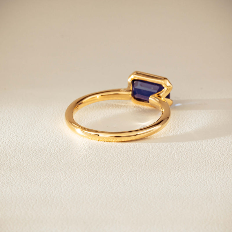 18ct Yellow Gold 2.11ct Sapphire Elle Ring-Ring-Walker & Hall