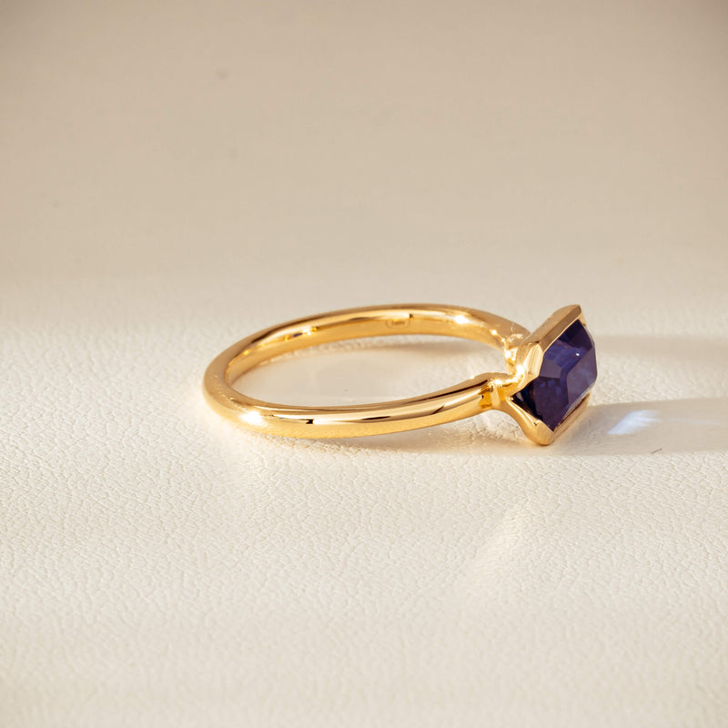 18ct Yellow Gold 2.11ct Sapphire Elle Ring-Ring-Walker & Hall