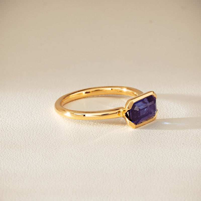 18ct Yellow Gold 2.11ct Sapphire Elle Ring-Ring-Walker & Hall