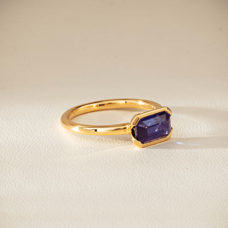 18ct Yellow Gold 2.11ct Sapphire Elle Ring-Ring-Walker & Hall