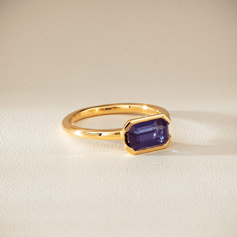 18ct Yellow Gold 2.11ct Sapphire Elle Ring-Ring-Walker & Hall