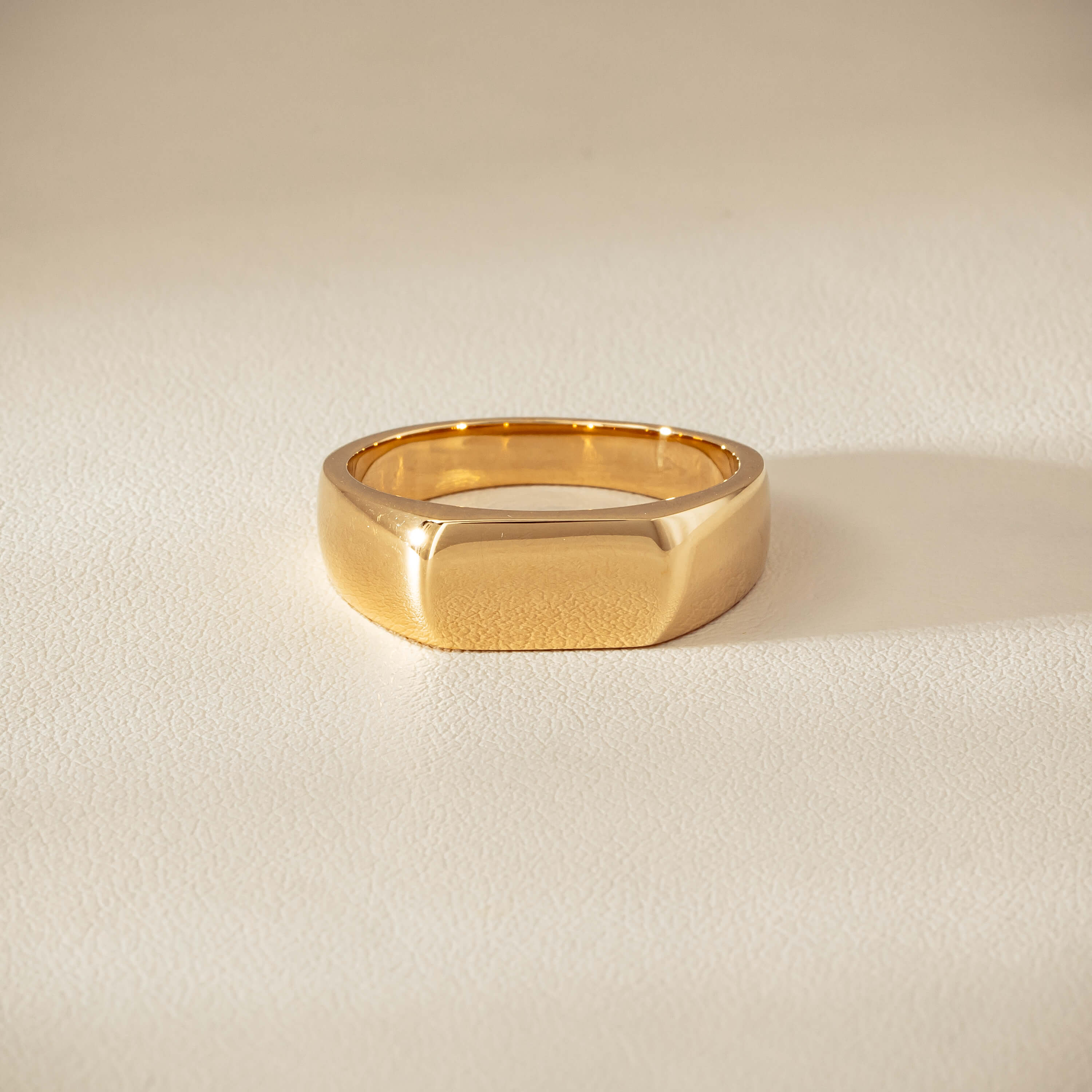 9ct Yellow Gold Rectangular Signet Ring - Walker & Hall