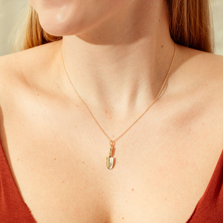 Deja Vu 9ct Yellow Gold Gardening Trowel Charm-Charm-Walker & Hall