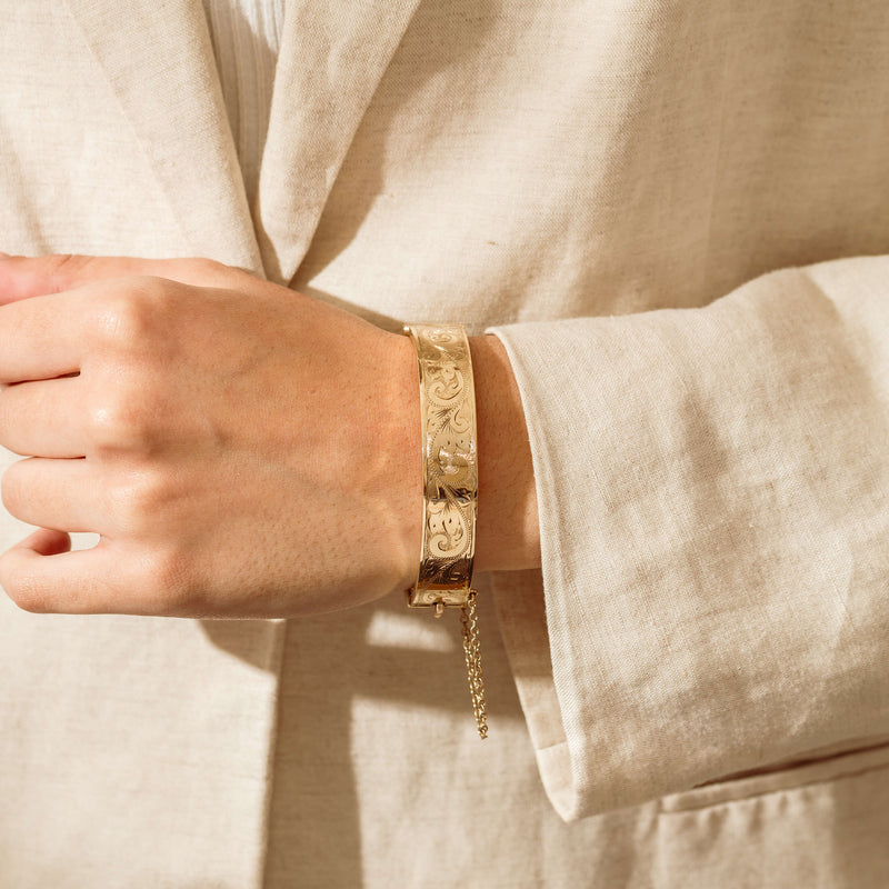 Vintage 9ct Yellow Gold Hollow Hinged Bangle 1975 - Bracelet - Walker & Hall