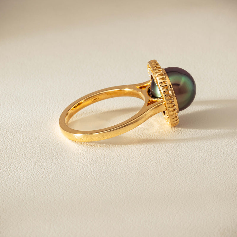 18ct Yellow Gold 10mm Tahitian Pearl & Diamond Daisy Ring - Ring - Walker & Hall