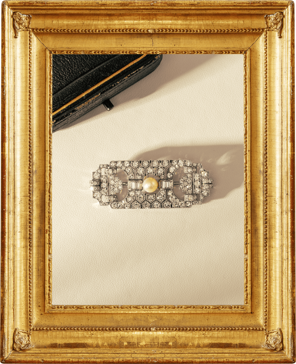 027-00239_VINTAGE_CURATED_SM2 - Walker & Hall