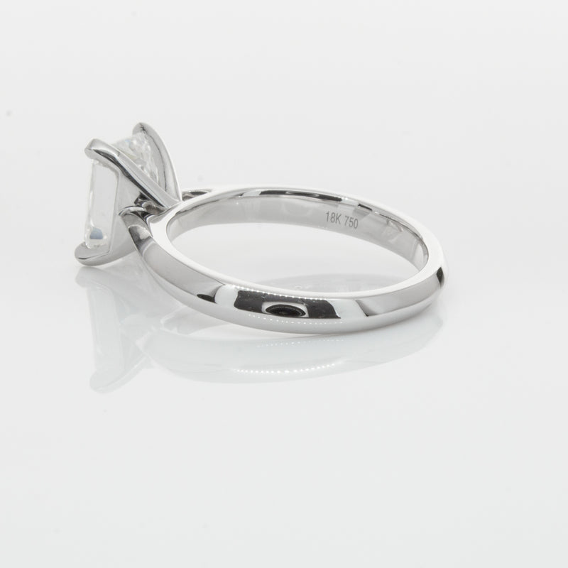 18ct White Gold Radiant Cut Diamond Venetian Ring-Ring-Walker & Hall